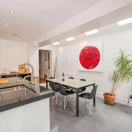 Spacious 4 Bedroom Character Home In Pontcanna Cardiff Exterior photo