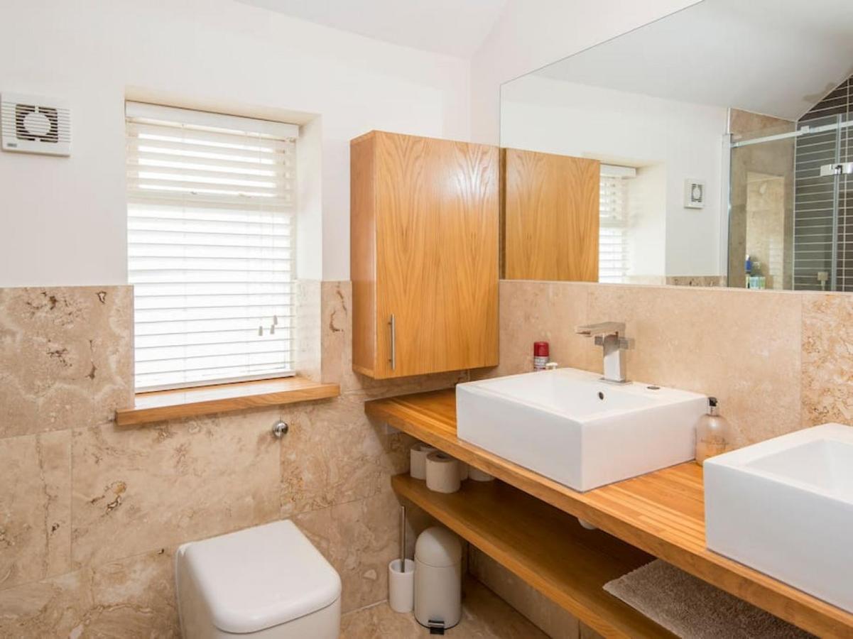 Spacious 4 Bedroom Character In Pontcanna Holiday home *